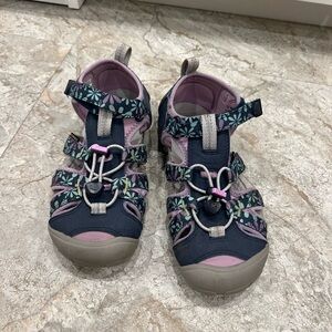 Kids' Navy and Pink Sandals